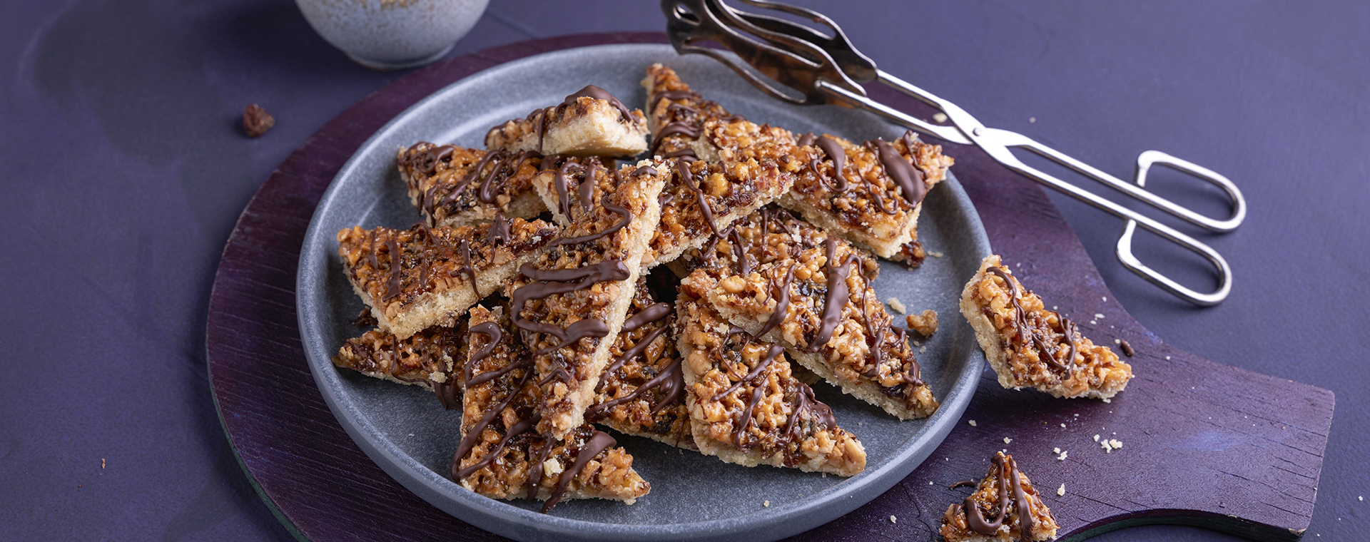 1 24 Nussecken Mit Studentenfutter 1920x760px