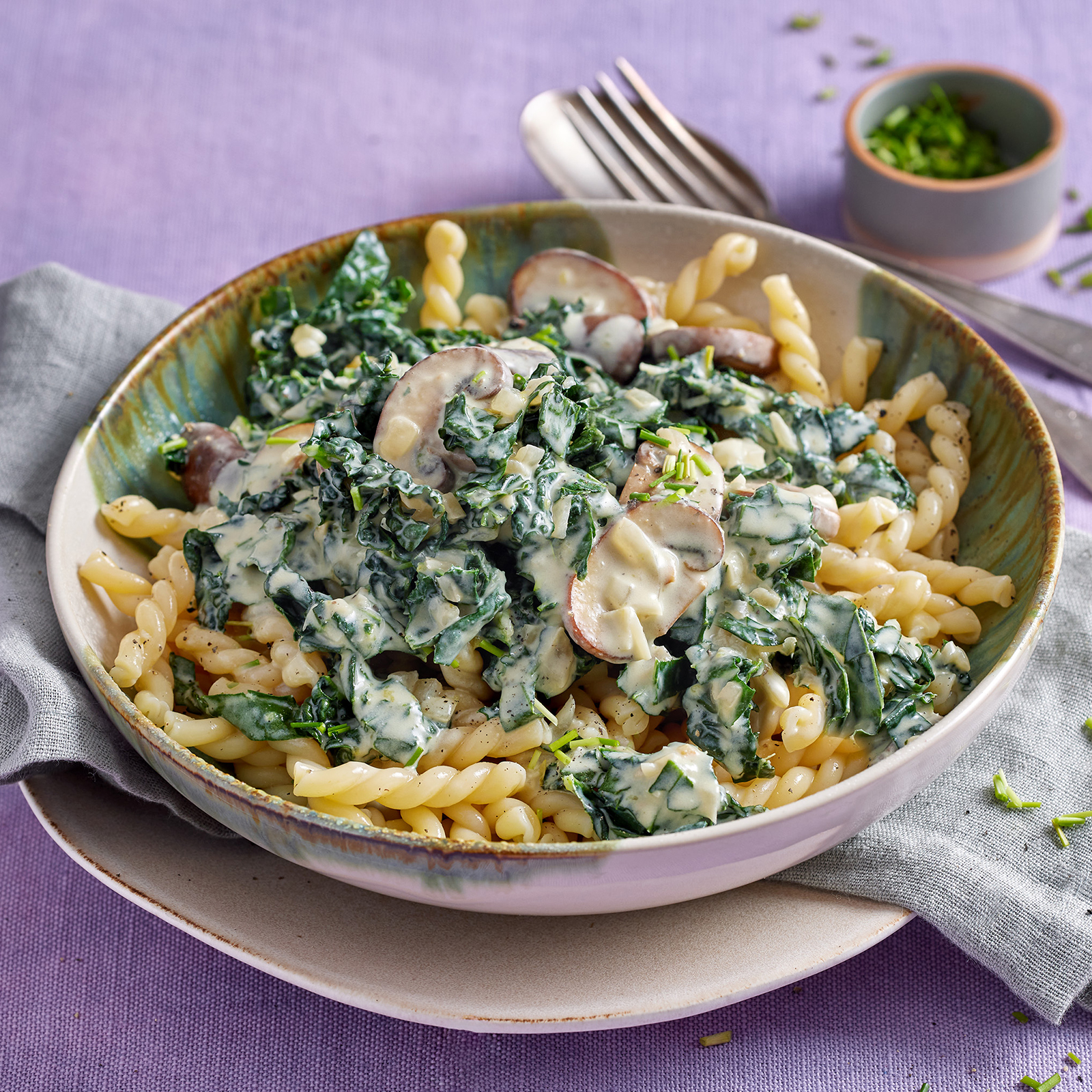 1 24 Schwarzkohl Pilz Pasta 1600x1600px