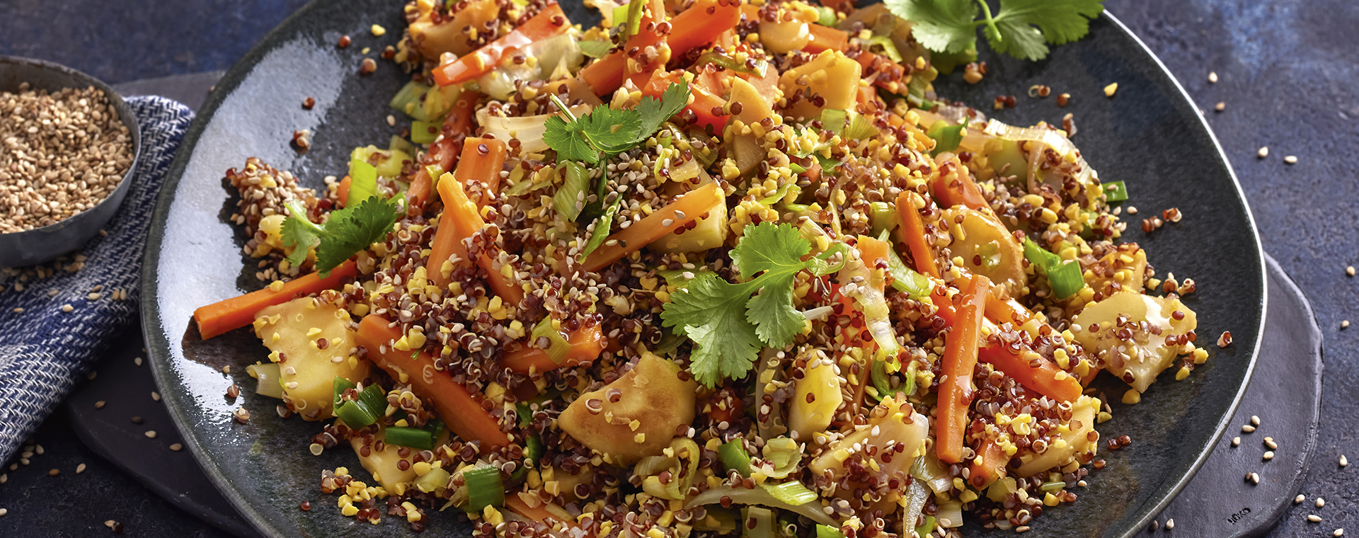 1 24 Wintergemuese Wok Mit Suesslupinenschrot Und Quinoa 1920x760px