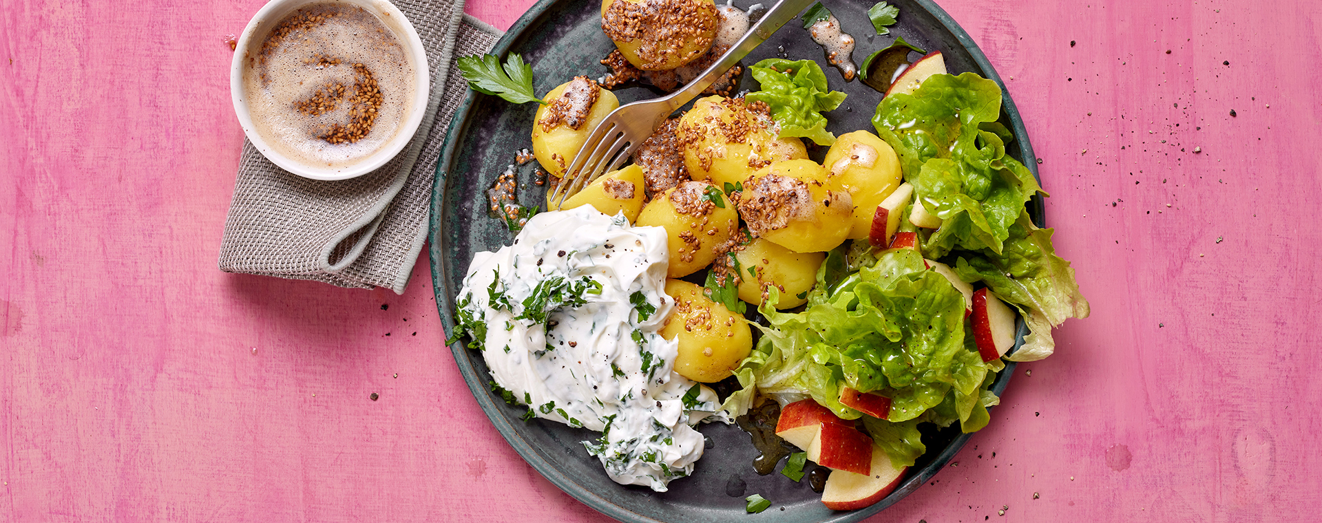 2 24 Pellkartoffeln Mit Sesambutter 1920x760px