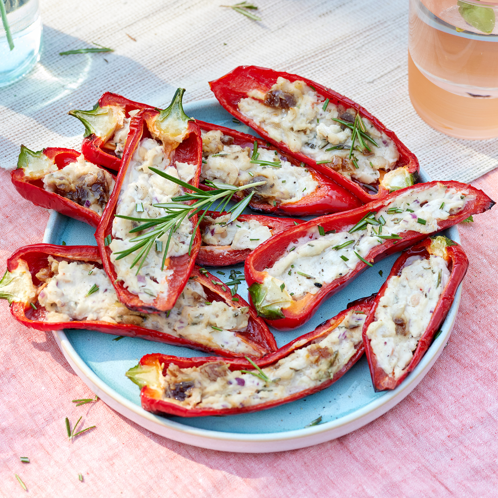 3 24 Gefuellte Spitzpaprika Vom Grill 1600x1600px