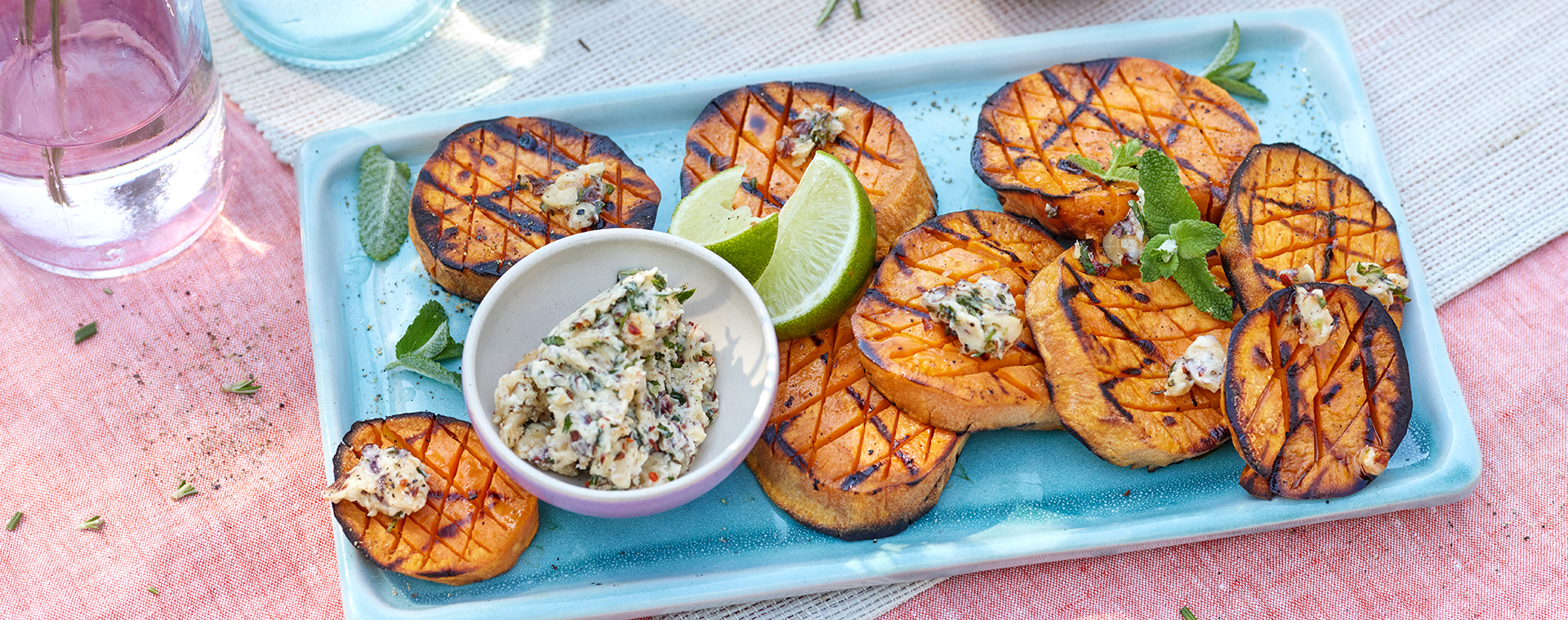 3 24 Gegrillte Suesskartoffelscheiben Mit Limetten Nuss Butter 1920x760px