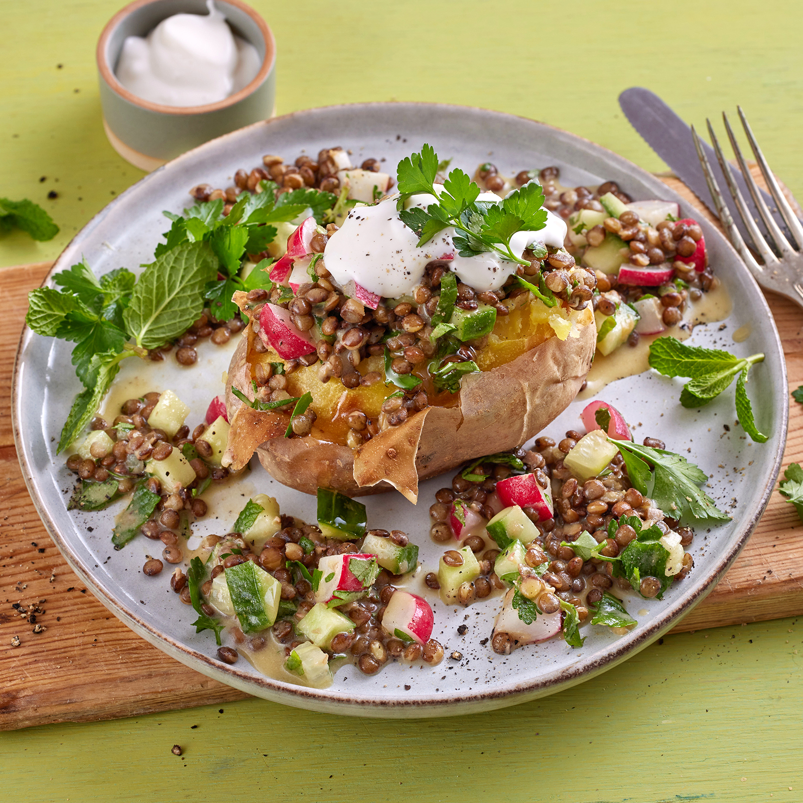 3 24 Kumpir Mit Linsensalat Und Joghurtdip 1600x1600px