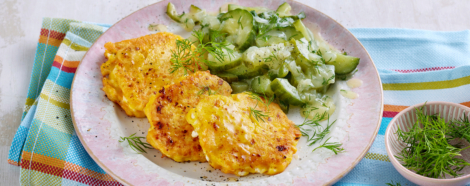 3 24 Moehren Frischkaese Kaeulchen Mit Schmorgurken 1920x760px