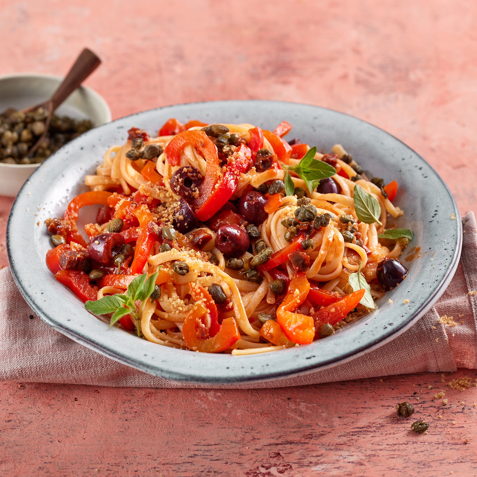 4 24 Linguine Mit Paprika Kapern Sugo 1600x1600px