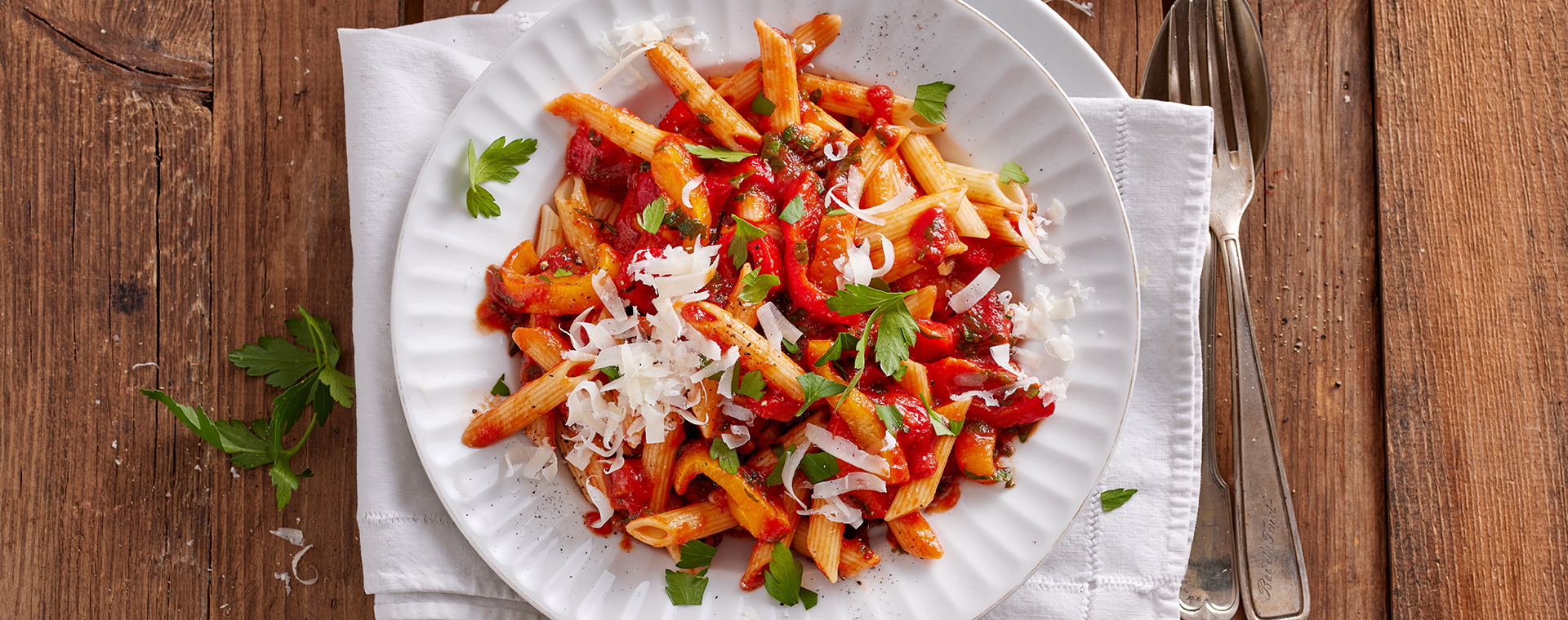 4 24 Pasta Mit Fruchtiger Paprikasosse 1920x760px