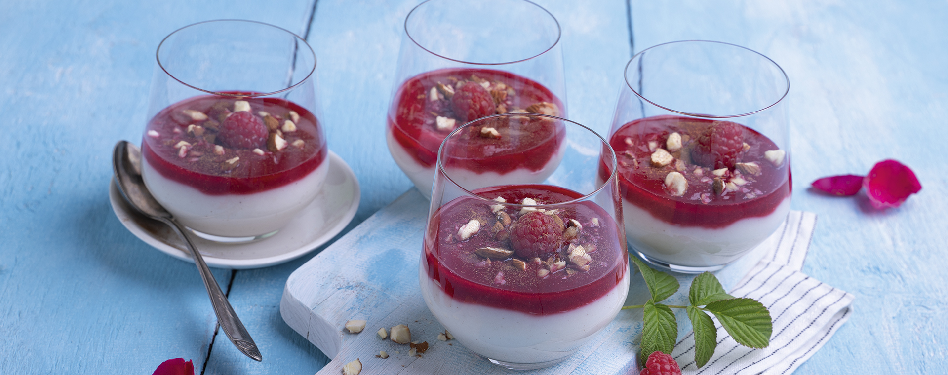 4 24 Reismehlpudding Mit Rosenwasser Und Himbeerspiegel 1920x760px