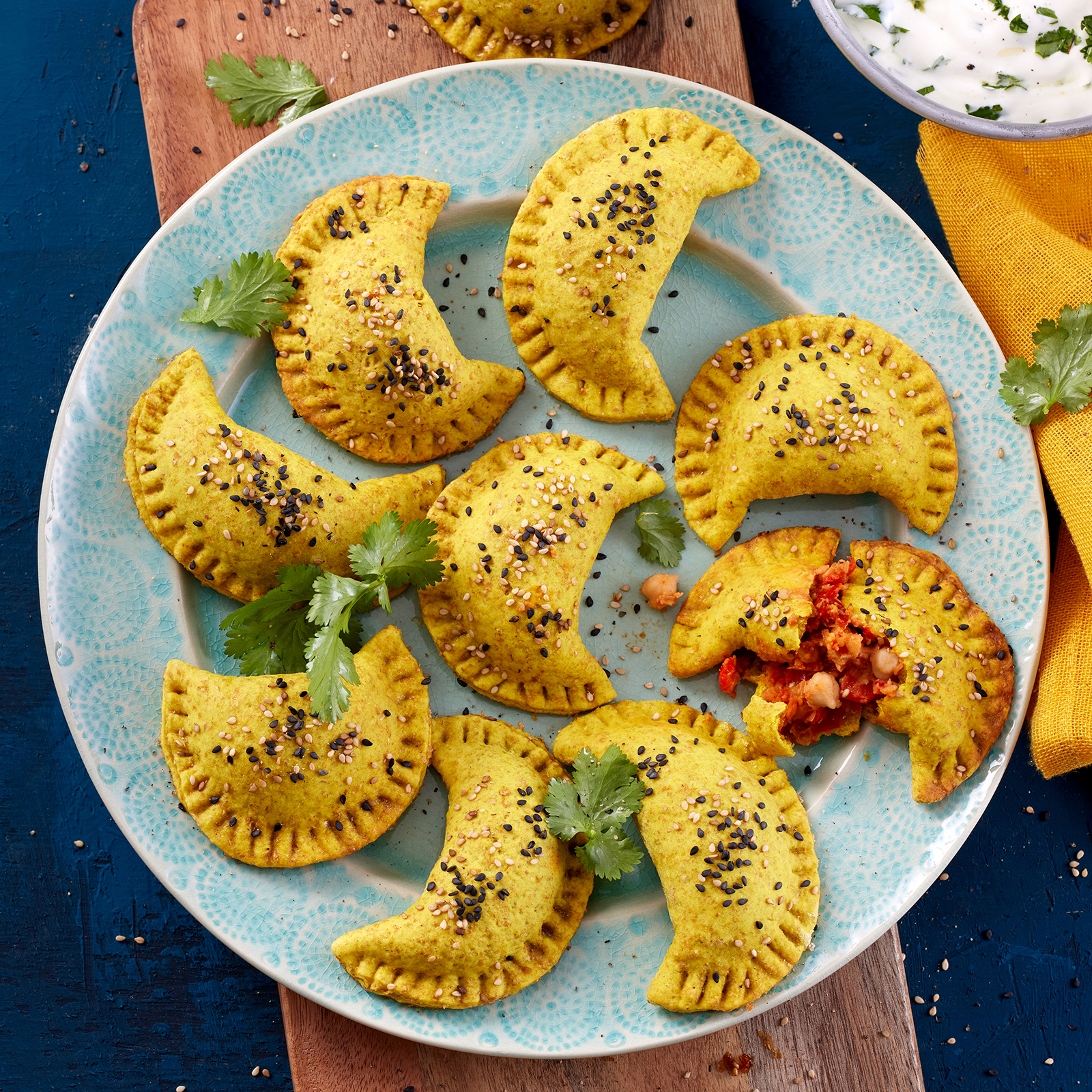 4 24 Teigtaschen Mit Paprika Kichererbsen Fuellung 1600x1600px