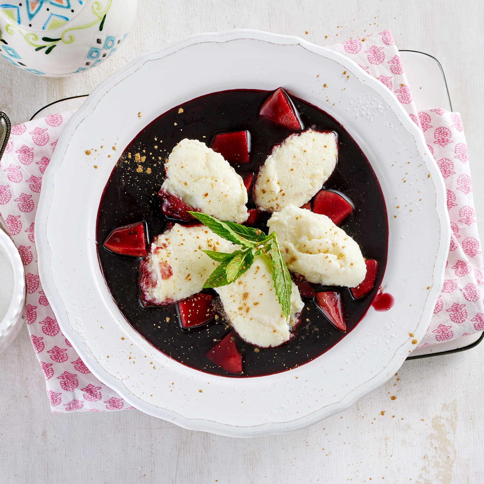 5 24 Holunder Apfel Suppe Mit Griessnocken 1600x1600px