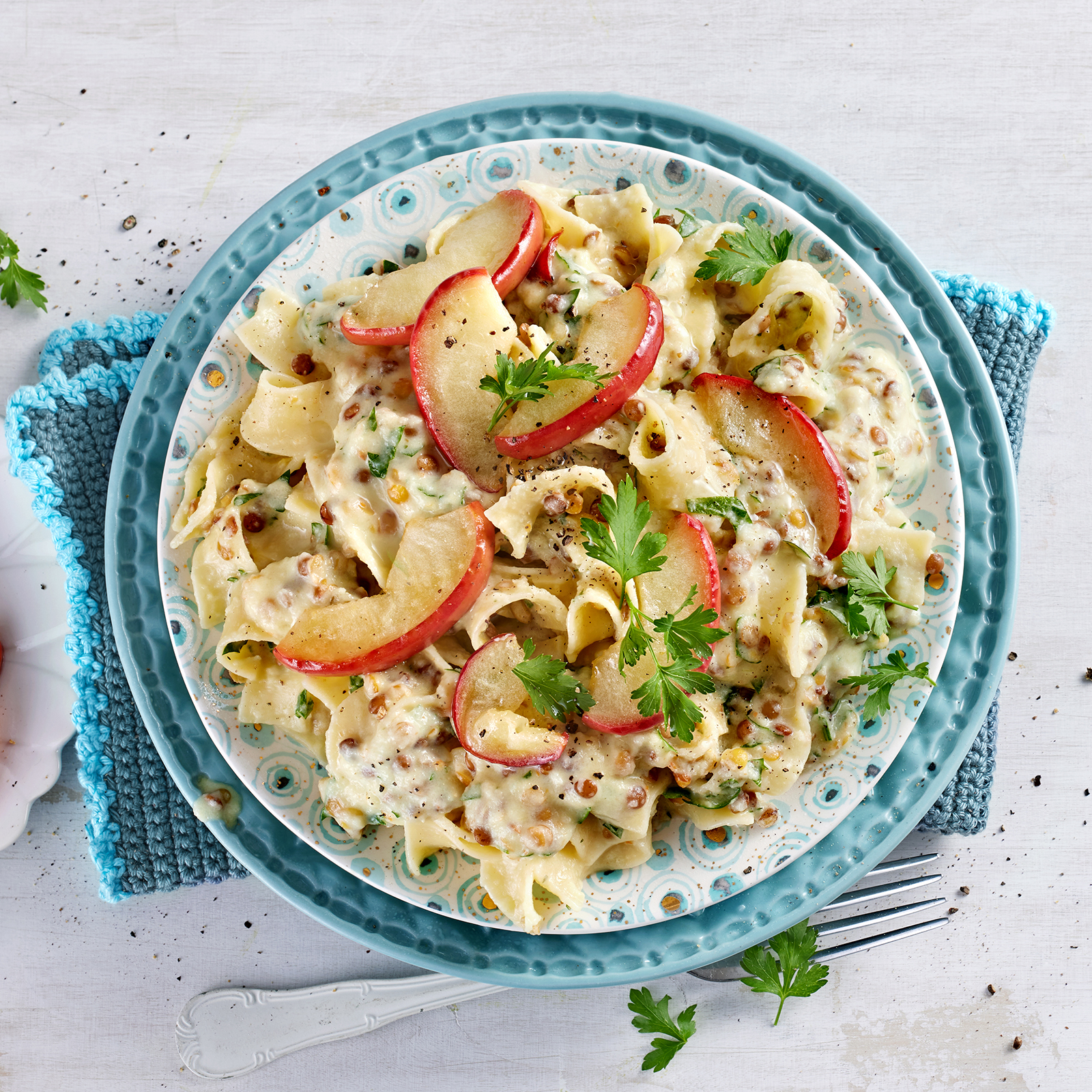 5 24 Pastinaken Linsen Nudeln Mit Apfelspalten 1600x1600px