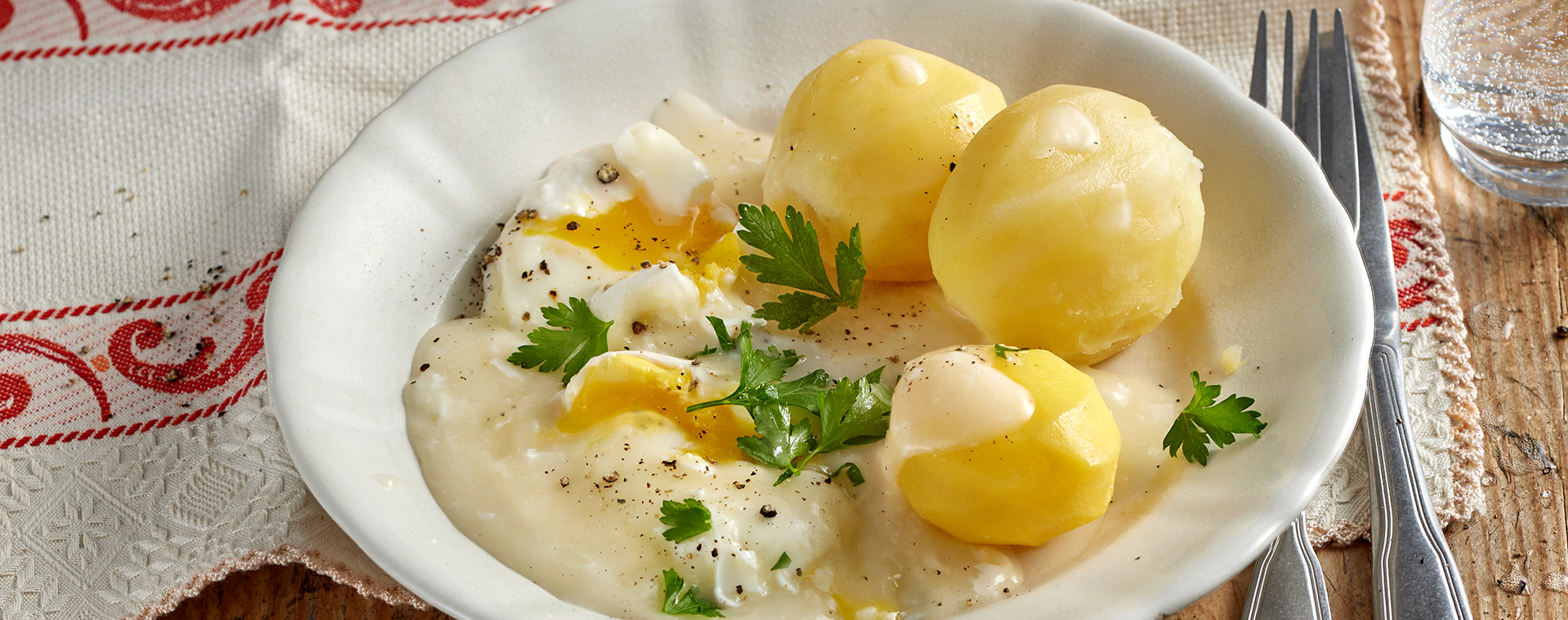 5 24 Suesssaure Eier Mit Salzkartoffeln 1920x760px