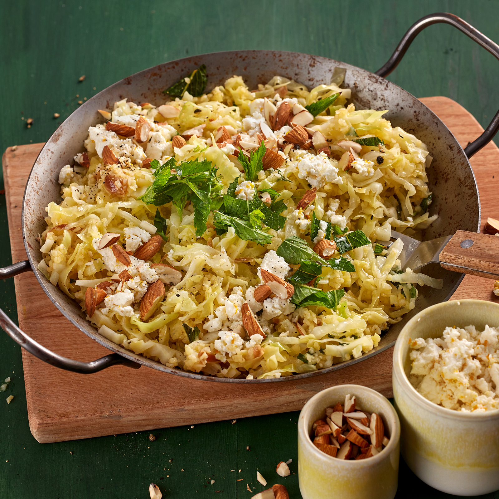 6 24 Bulgur Spitzkohl Pfanne Mit Orangenfeta 1600x1600px