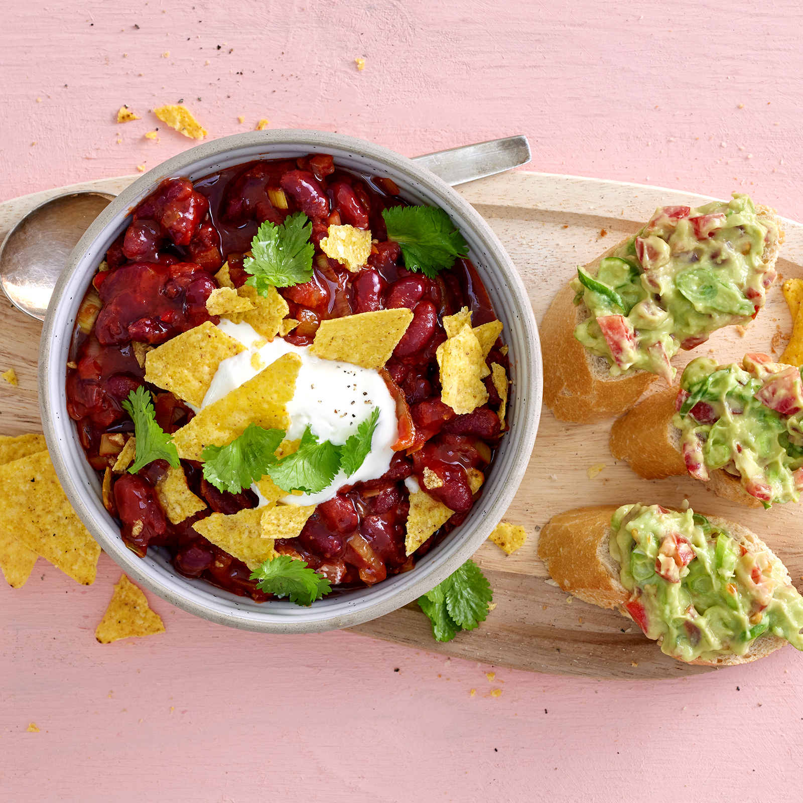 6 24 Chili Mit Tortilla Chips 1600x1600px