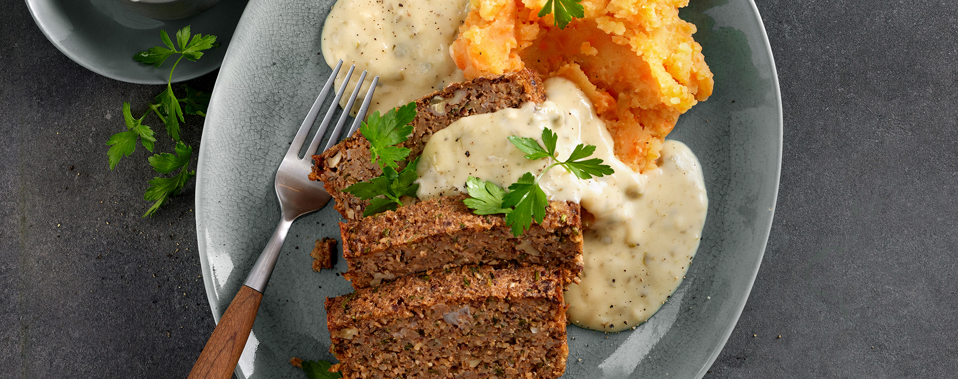 6 24 Nussiger Gruenkernbraten Mit Senfsosse 1920x760px