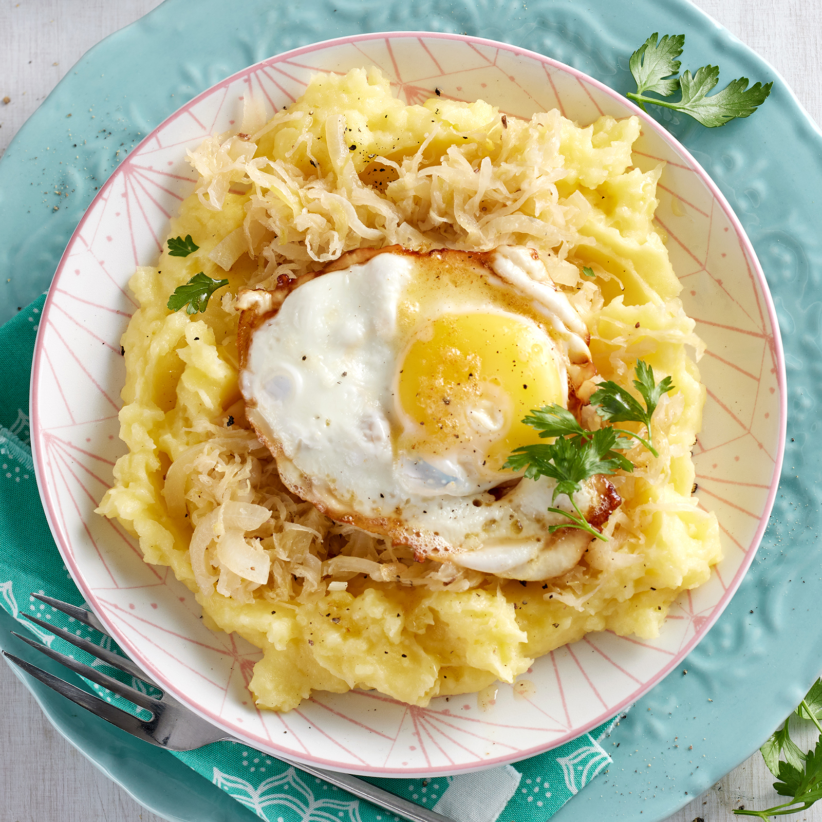 6 24 Sauerkraut Zwiebel Gemuese Mit Kartoffelpueree 1600x1600px