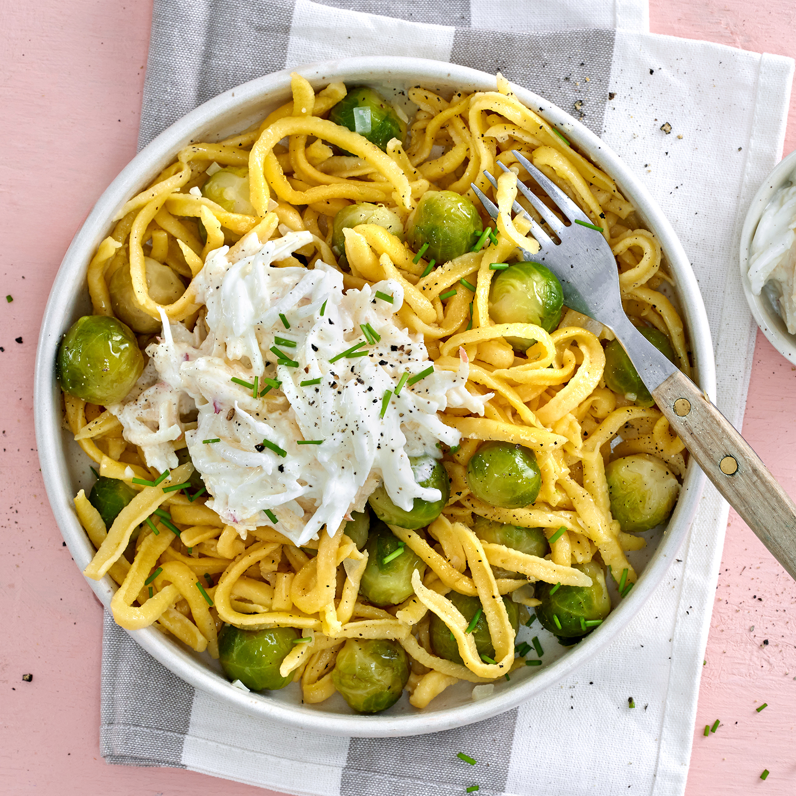 6 24 Spaetzlepfanne Mit Rosenkohl 1600x1600px