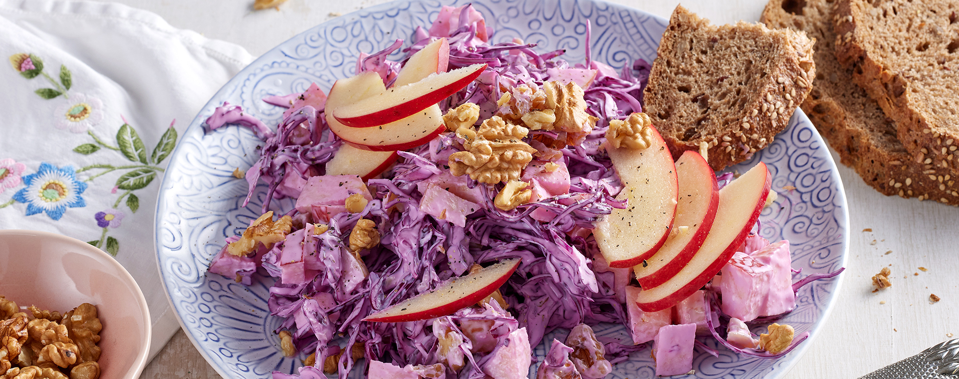 6 24 Waldorfsalat Mit Rotkohl 1920x760px