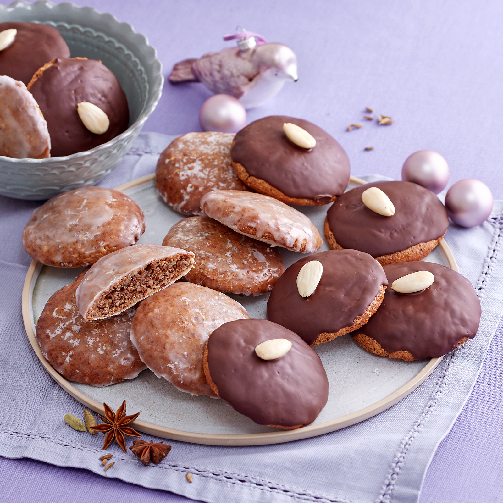 6 24 Zweierlei Elisenlebkuchen 1600x1600px