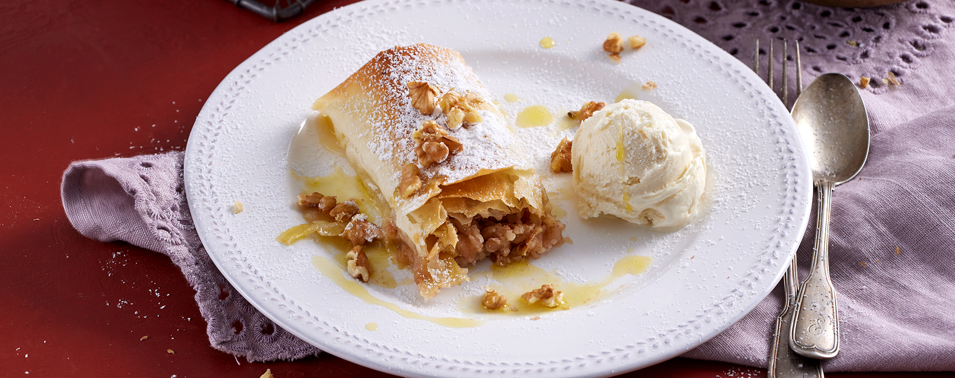 1 25 Apfel Walnuss Strudel Mit Yufkateig 1920x760px