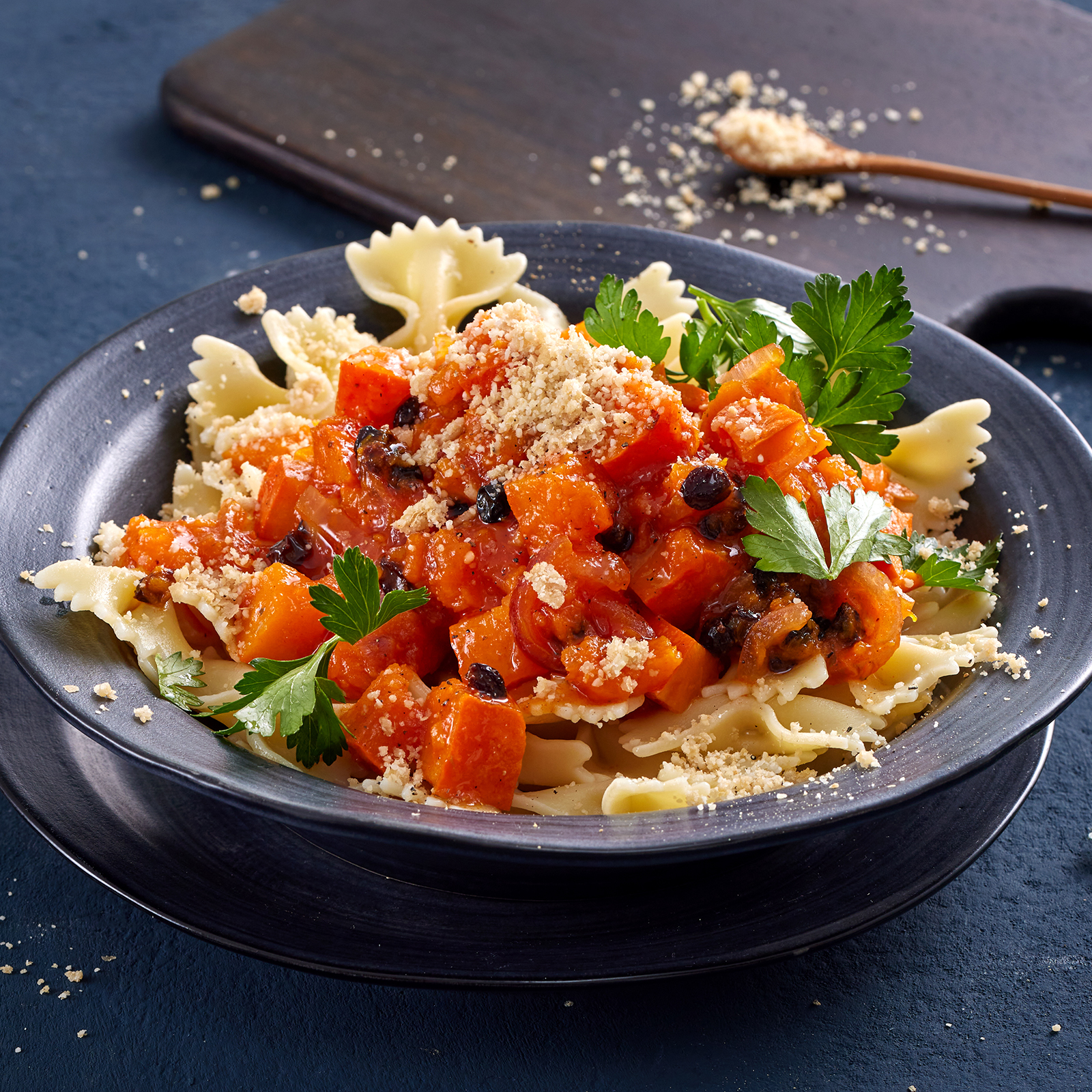 1 25 Aromatische Kuerbis Pasta Mit Mandelparmesan 1600x1600px