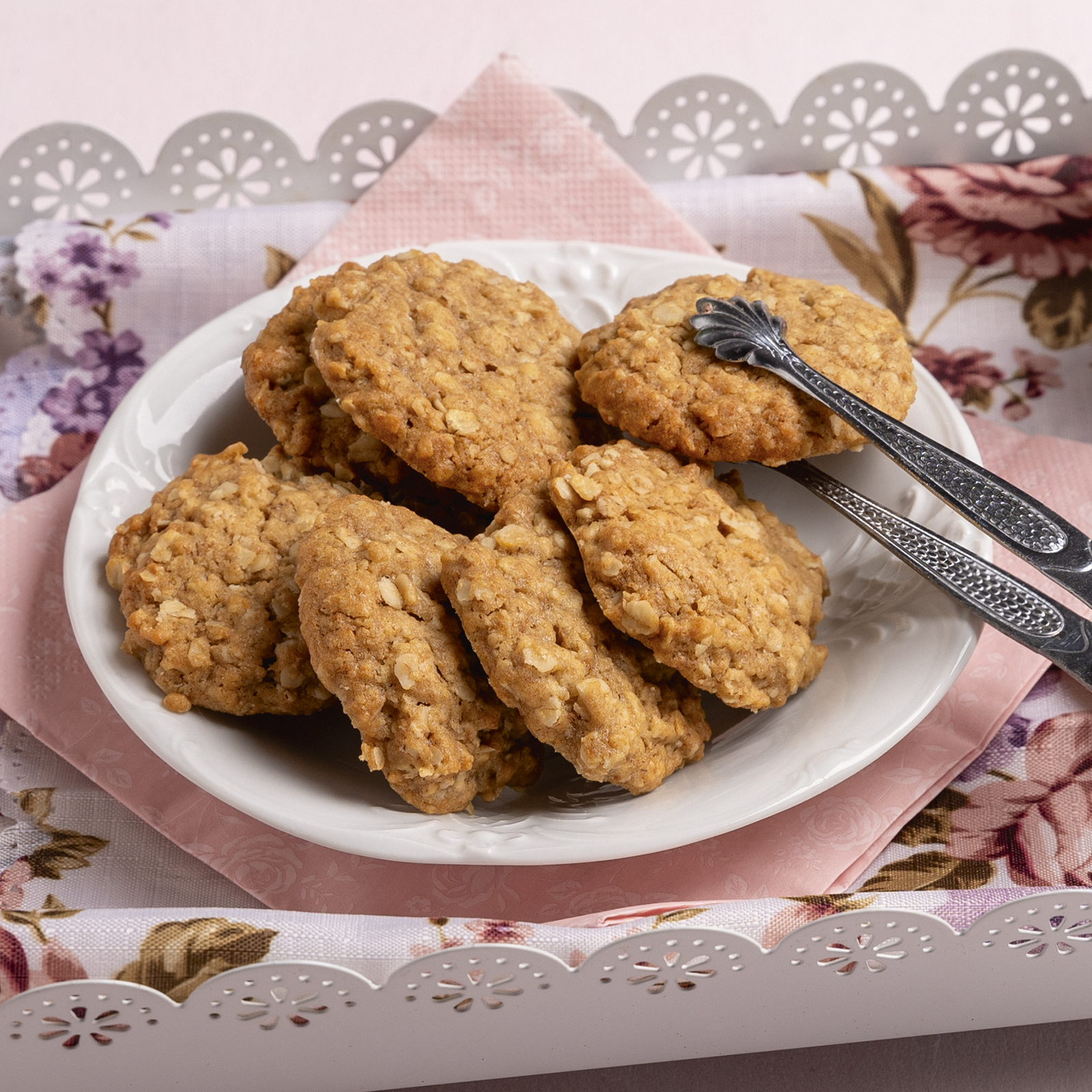 1 25 Oat Biscuits 1600x1600px