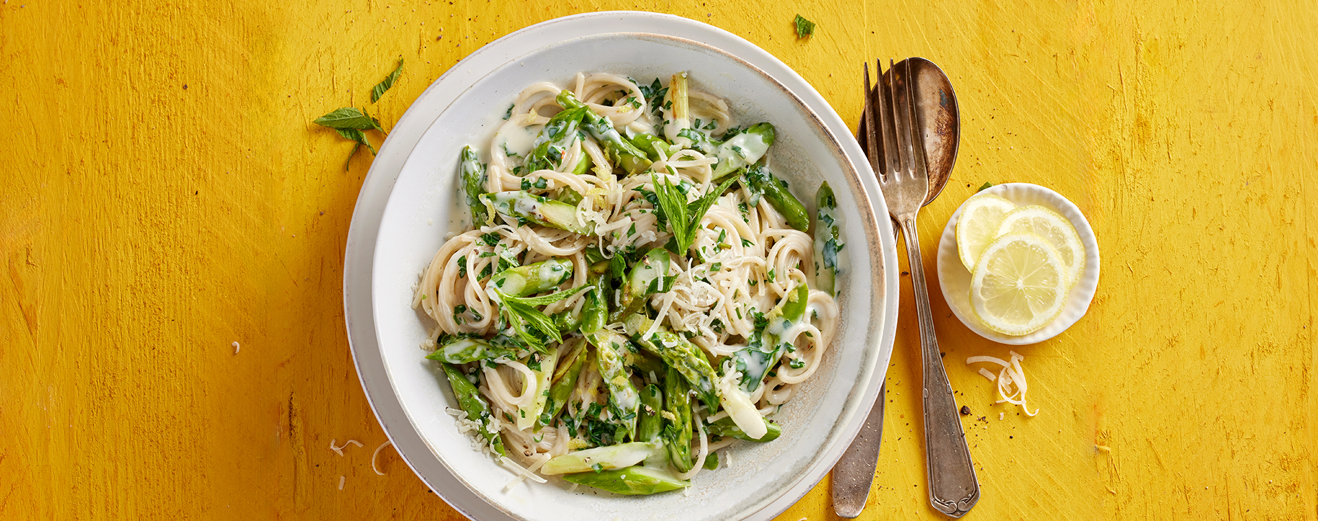 3 25 Spaghetti Mit Gruenem Spargel 1920x760px