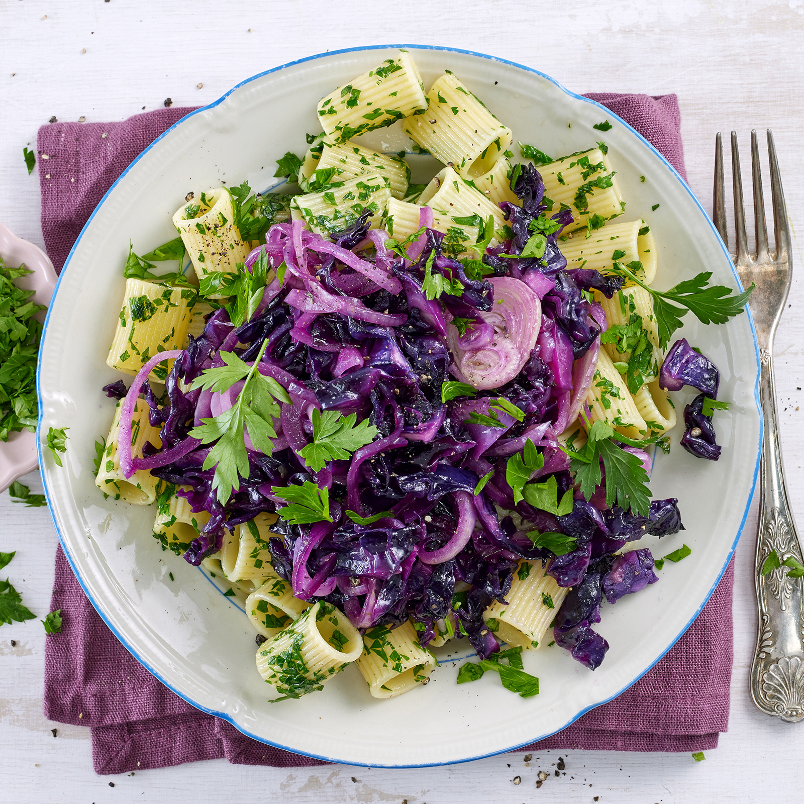 5 25 Petersiliennudeln Mit Gebackenem Rotkohl 1600x1600px