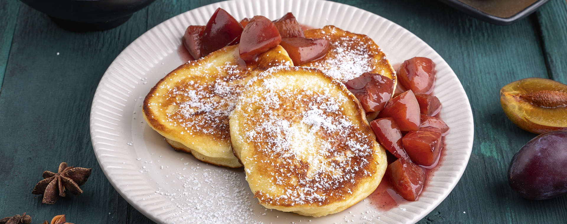 5 25 Vegane Pfannkuechlein Mit Zwetschgen Rotwein Kompott 1920x760px