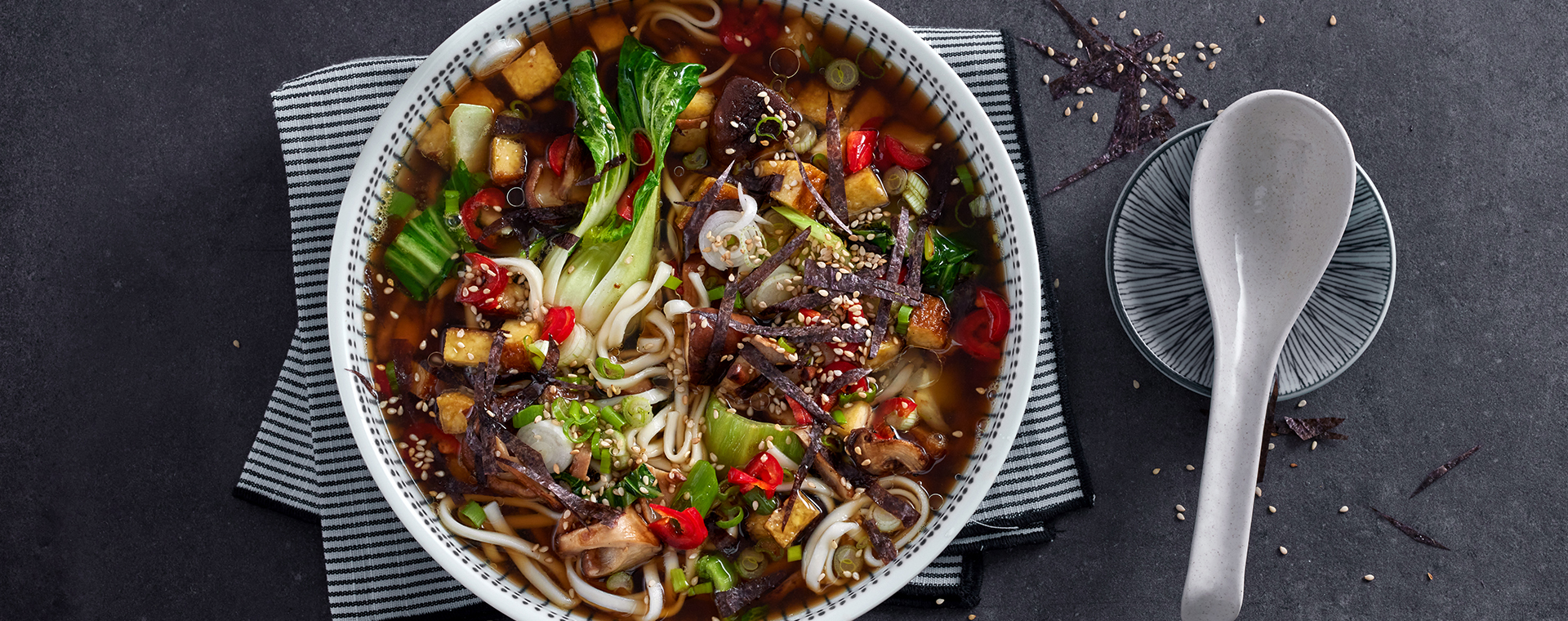 4 25 Ramen Suppe Mit Pak Choi Und Raeuchertofu 1920x760px