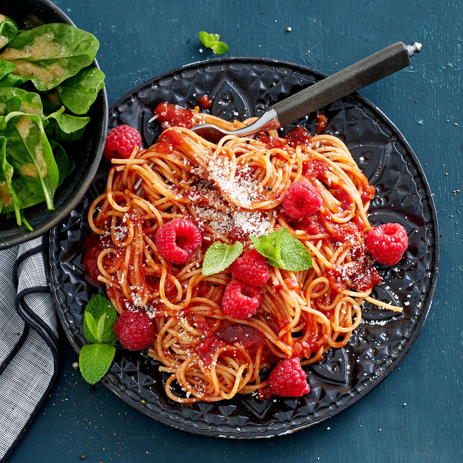 4 25 Spaghettini Mit Himbeer Tomaten Sugo 1600x1600px