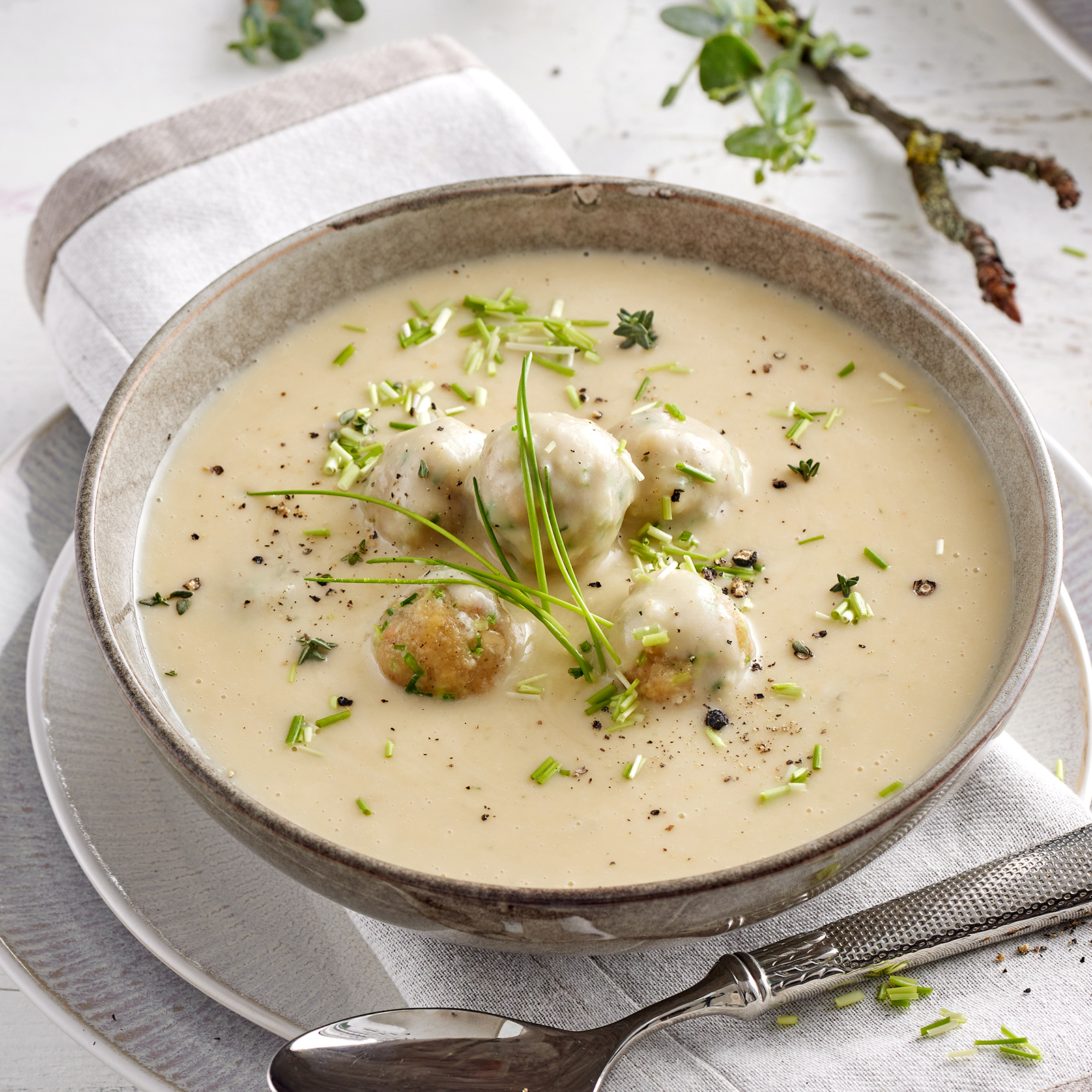 6 25 Bohnencremesuppe 1600x1600px