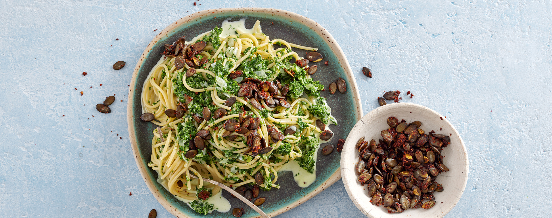 6 25 Gruenkohlpasta Mit Chili Kuerbiskernen 1920x760px
