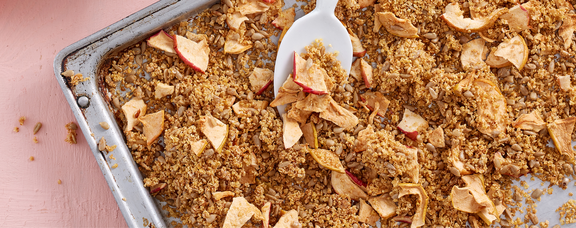 6 25 Hirse Apfel Granola 1920x760px