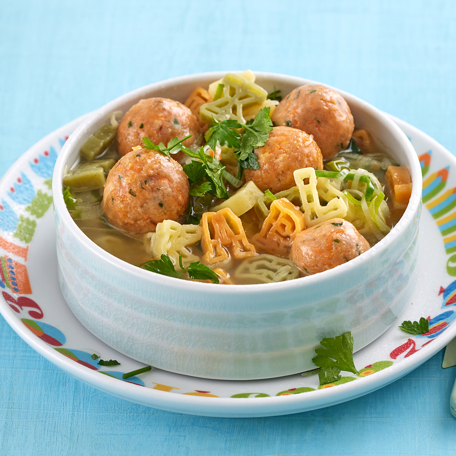 1 26 Buchstabensuppe Mit Moehren Knoedelchen 1600x1600px