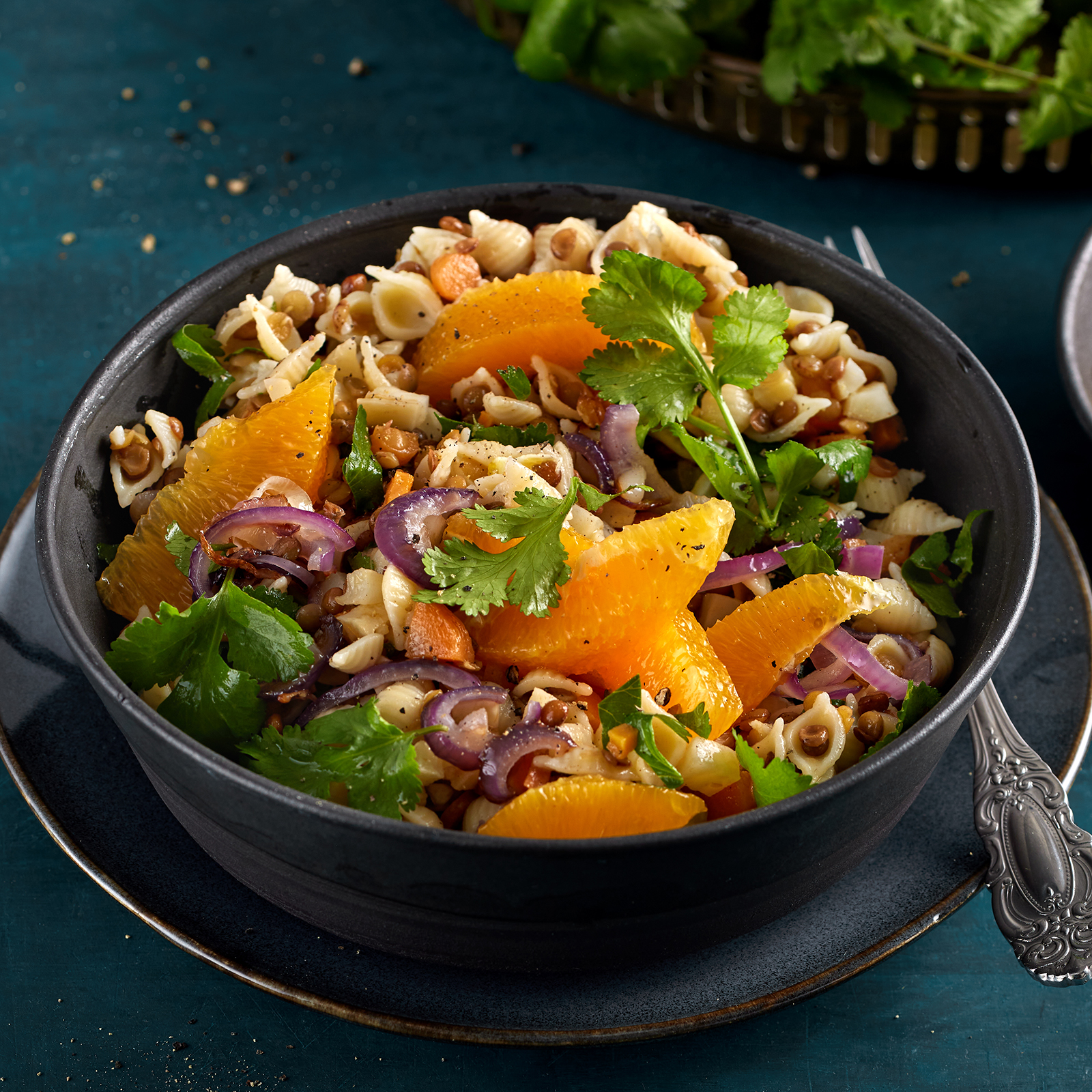 1 26 Fruchtiger Linsen Nudel Salat 1600x1600px