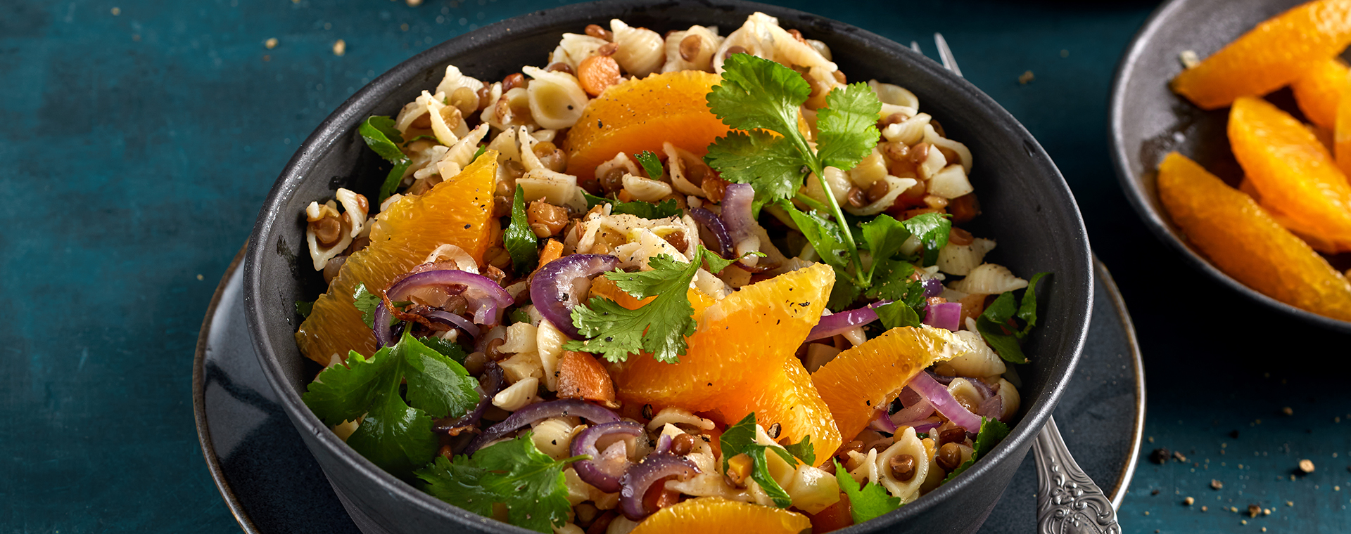 1 26 Fruchtiger Linsen Nudel Salat 1920x760px