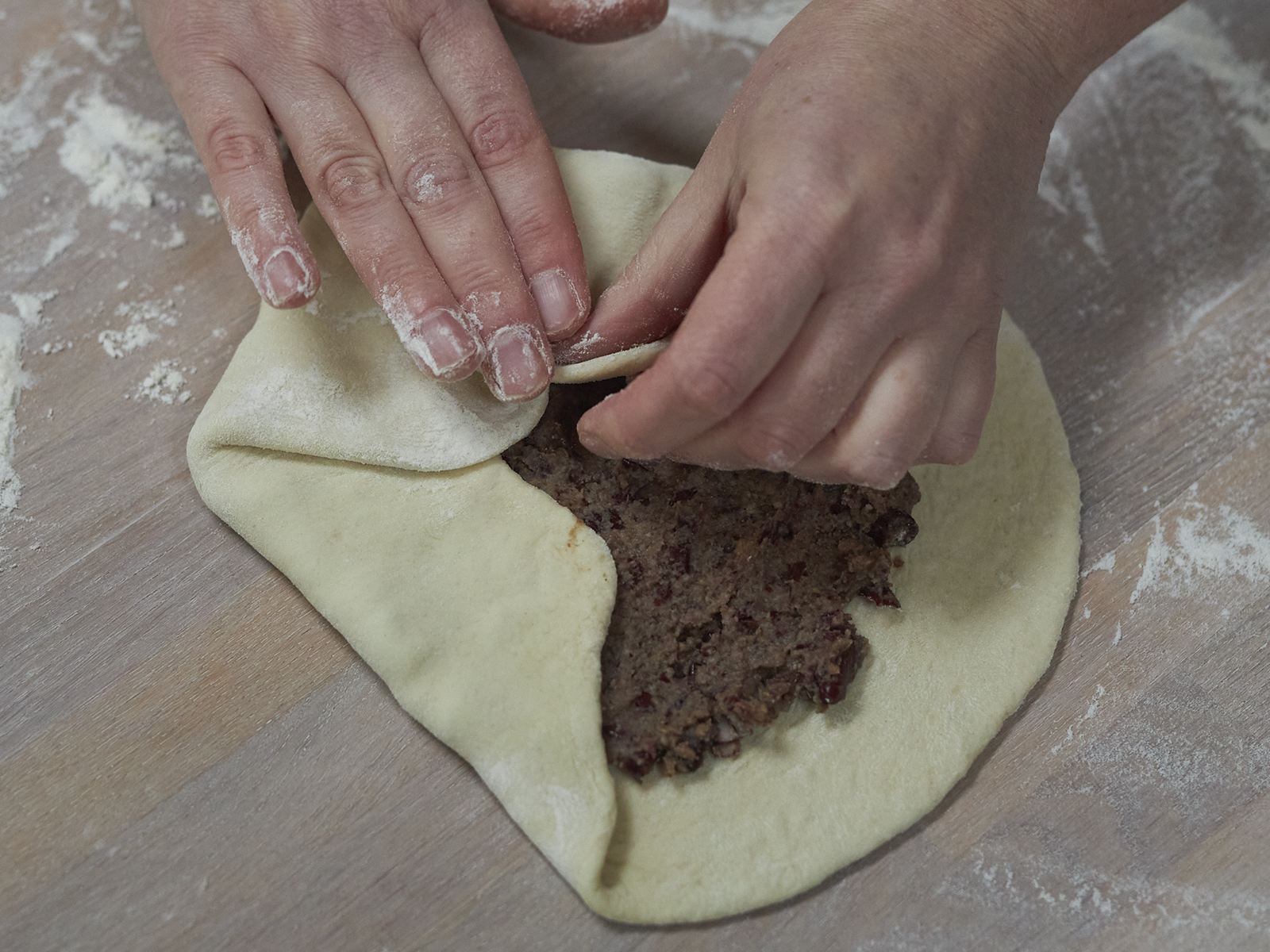 1 26 Lobiani Pfannenbrot Mit Bohnenfuellung 1600x1200px Step 3