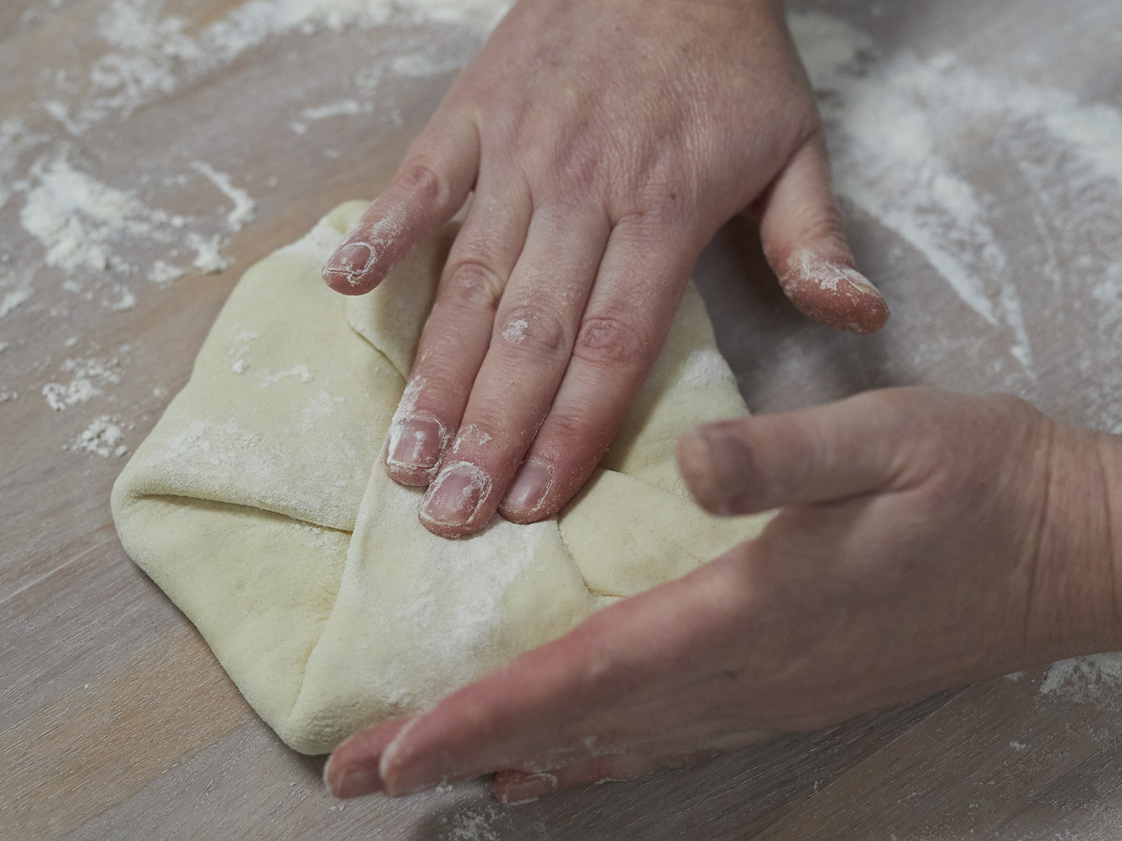 1 26 Lobiani Pfannenbrot Mit Bohnenfuellung 1600x1200px Step 5