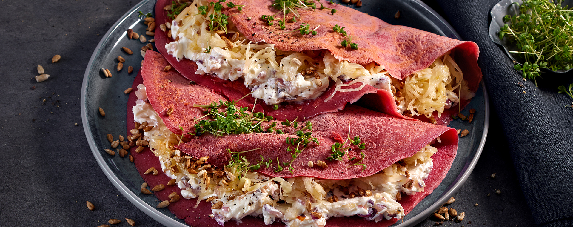 1 26 Rote Bete Pfannkuchen Mit Zwiebelcreme 1920x760px