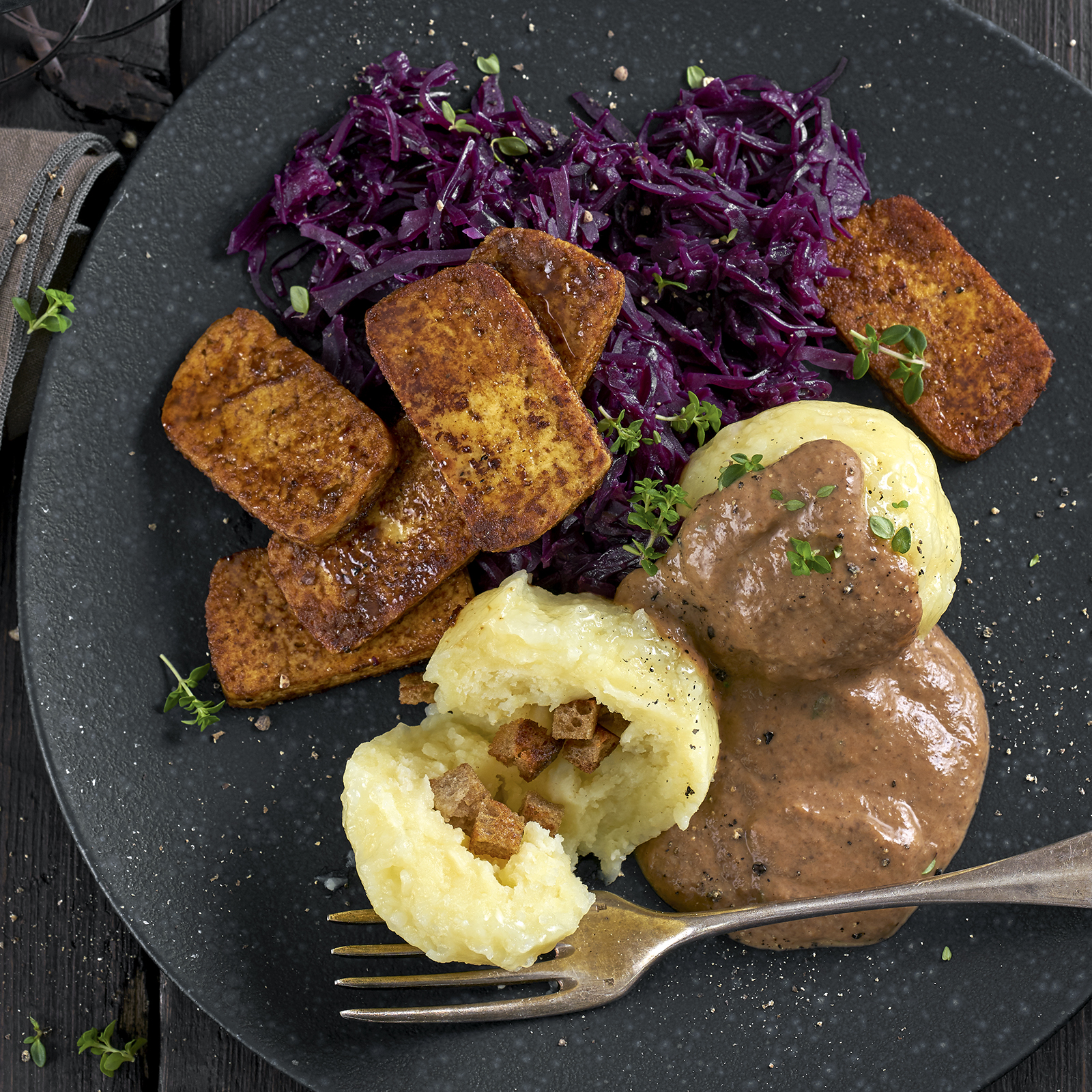 SH Kartoffeln Kartoffelkloesse Mit Blaukraut 1600x1600px